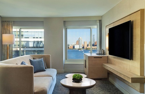The Waterfront Hotel | The Westin Jersey City Newport
