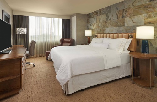 Idylwood Hotel | The Westin Tysons Corner