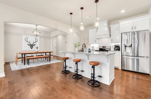 Fayetteville House | The Weston - MTB Friendly - Sleeps 8