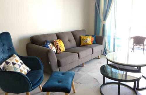 Baharu Apartment | The Whale - Bayview - Pool open