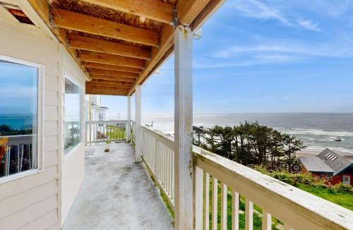 Lincoln City House | The Whale