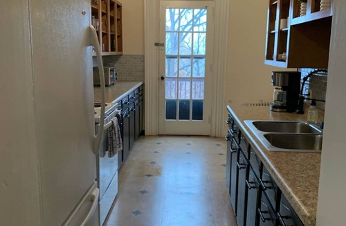 South Main Street Apartment | The Wheat House on Main (1ST Story Unit)