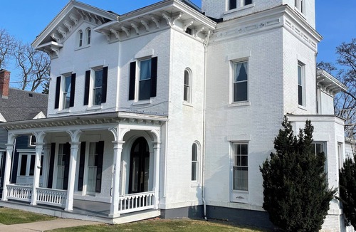 South Main Street Apartment | The Wheat House on Main (Unit 2)
