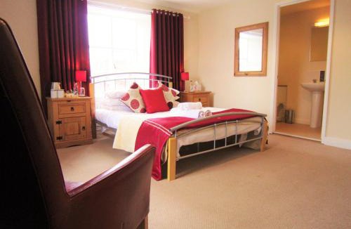 Crick Bed & Breakfast | The Wheatsheaf