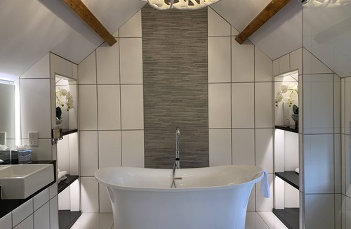 Sandbach Bed & Breakfast | The Wheatsheaf Hotel Sandbach