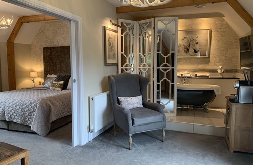 Sandbach Bed & Breakfast | The Wheatsheaf Hotel Sandbach