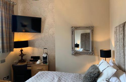 Sandbach Bed & Breakfast | The Wheatsheaf Hotel, Sandbach