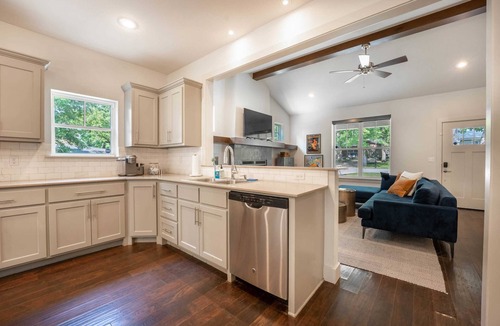 Fayetteville House | The Wheel Inn