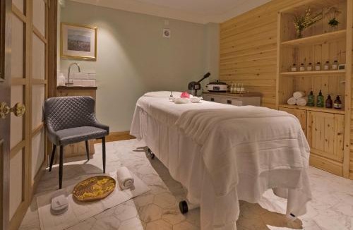 Letterfinlay House | The Whispering Pine Lodge