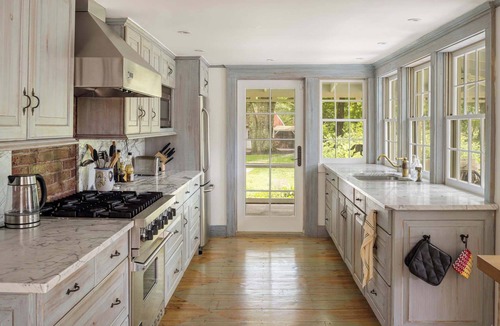 Craryville House | The Whistling Oak: Pristine Pond | Tranquility