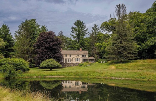 Craryville House | The Whistling Oak: Pristine Pond | Tranquility