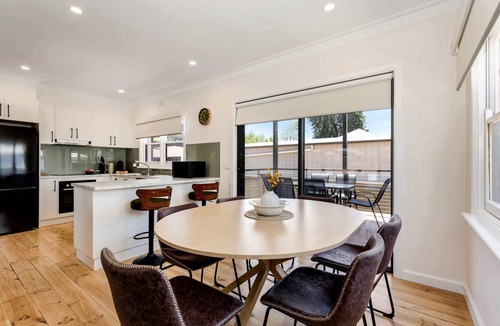 North Bendigo House | The White Brick Retreat, Bendigo