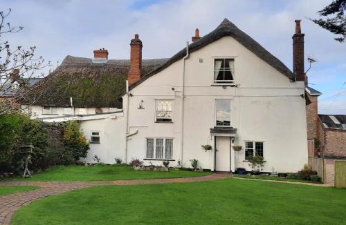 Colyton Bed & Breakfast | The White Cottage