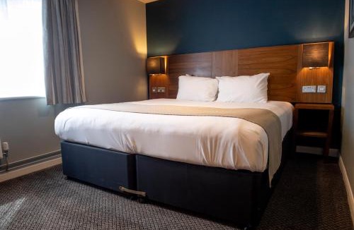 Hook Hotel | The White Hart by Innkeeper's Collection