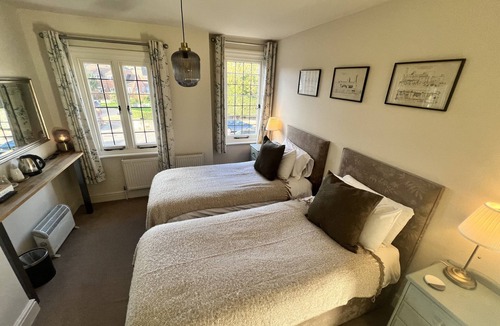 Holybourne Hotel | The White Hart