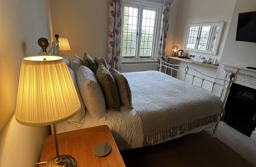 Holybourne Hotel | The White Hart