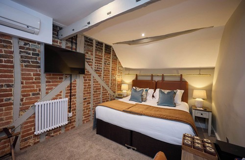 Ampthill Hotel | The White Hart