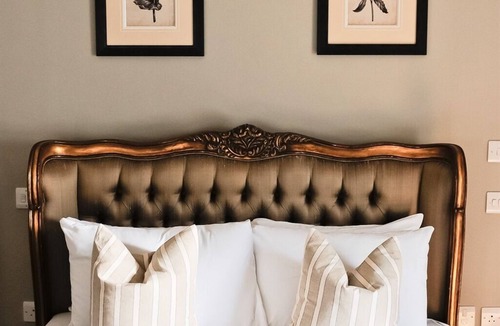 Nettlebed House | The White Hart