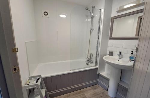 South Leigh House | The White Hart