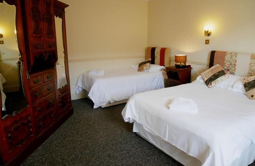 Whitchurch Hotel | The White Hart