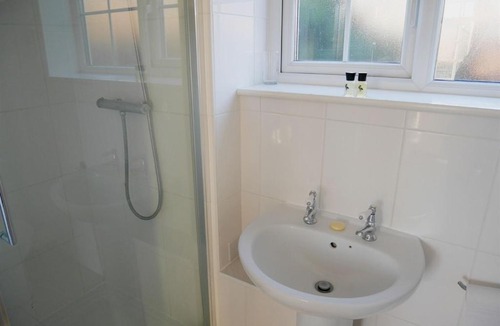 Whitchurch Hotel | The White Hart