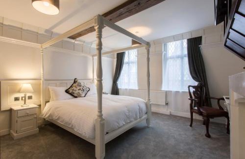 Uttoxeter Hotel | The White Hart Hotel