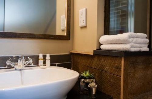 South Harting Hotel | The White Hart, South Harting