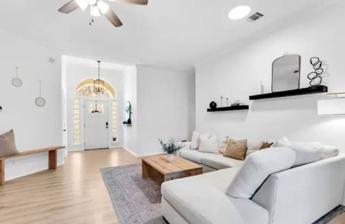 Grapevine House | The White Haven