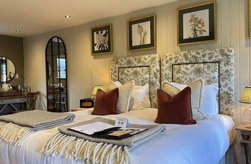 Chilgrove Hotel | The White Horse