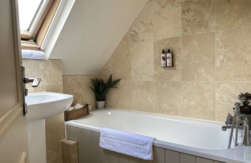 Chilgrove Hotel | The White Horse