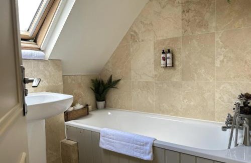 Chilgrove Hotel | The White Horse