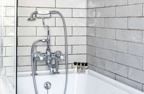 Boughton-under-Blean Hotel | The White Horse