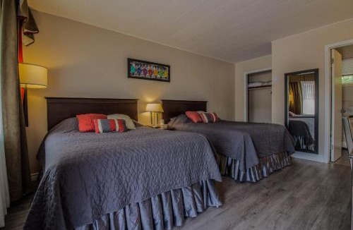 North River Hotel | The White Horse Motel