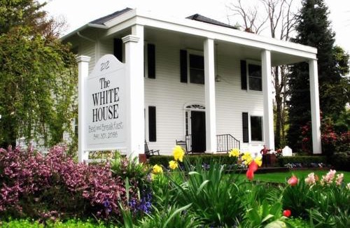 Medford Bed & Breakfast | The White House Bed and Breakfast