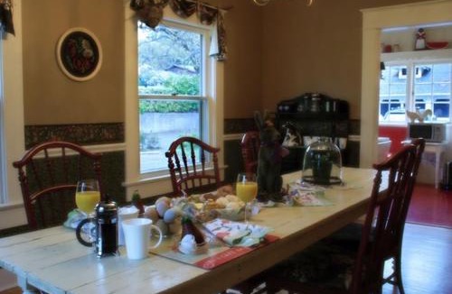 Medford Bed & Breakfast | The White House Bed and Breakfast