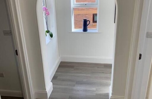 Reading Apartment | The White House by Select SA