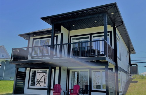 Caraquet House | The White House by the bay