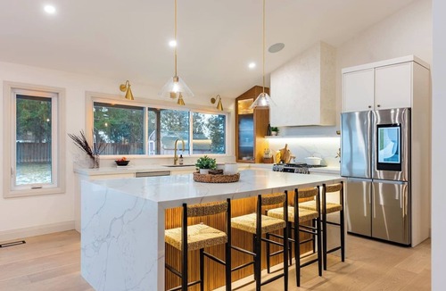 Caledonia House | The White House: Cozy Escape