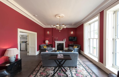 Deepdale Bed & Breakfast | The White House