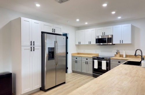 Lakeland House | The White House+Pet Friendly