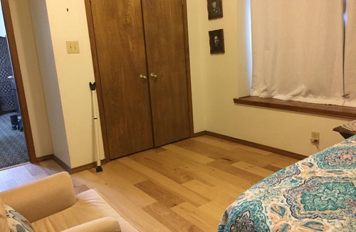 North San Antonio - SAT House | The White House, private room/private bath