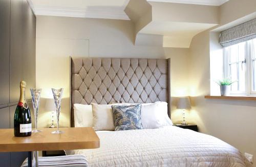 Worthing House | The White House Studio