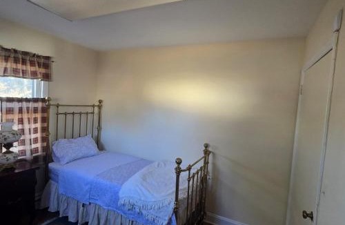 Plainfield House | The White House