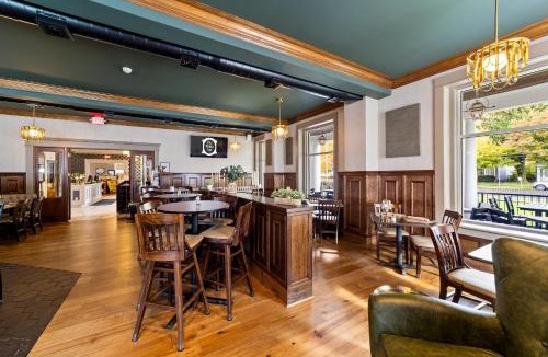 Fredonia Hotel | The White Inn