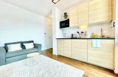 Saint-Nazaire Apartment | The White Lion, downtown and balcony