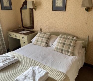 Upton upon Severn Hotel | The White Lion Hotel