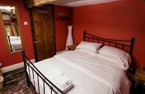 Zeals Hotel | The White Lion Inn