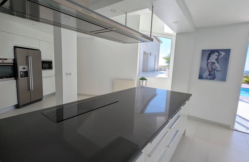 Grabels Villa | The White Luxe Collection 5 min from Montpellier 350 m2 hab. swimming pool clim view