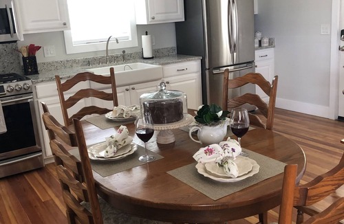 Warrenton Cottage | The White Magnolia Cottage