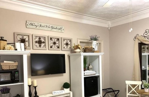 Winder House | The White Oak; private bed/bath, separate entrance